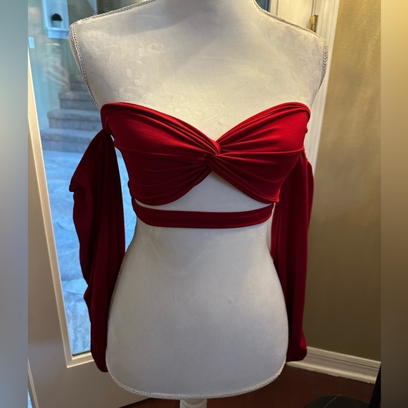 Red top - Picture 1 of 4